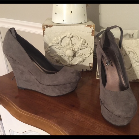 Shoes - Picture 1 of 1